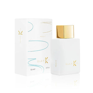 Botella elegante de Musc K de Ella K, con un diseño blanco minimalista y un tapón dorado, presentada junto a su caja con detalles curvos.